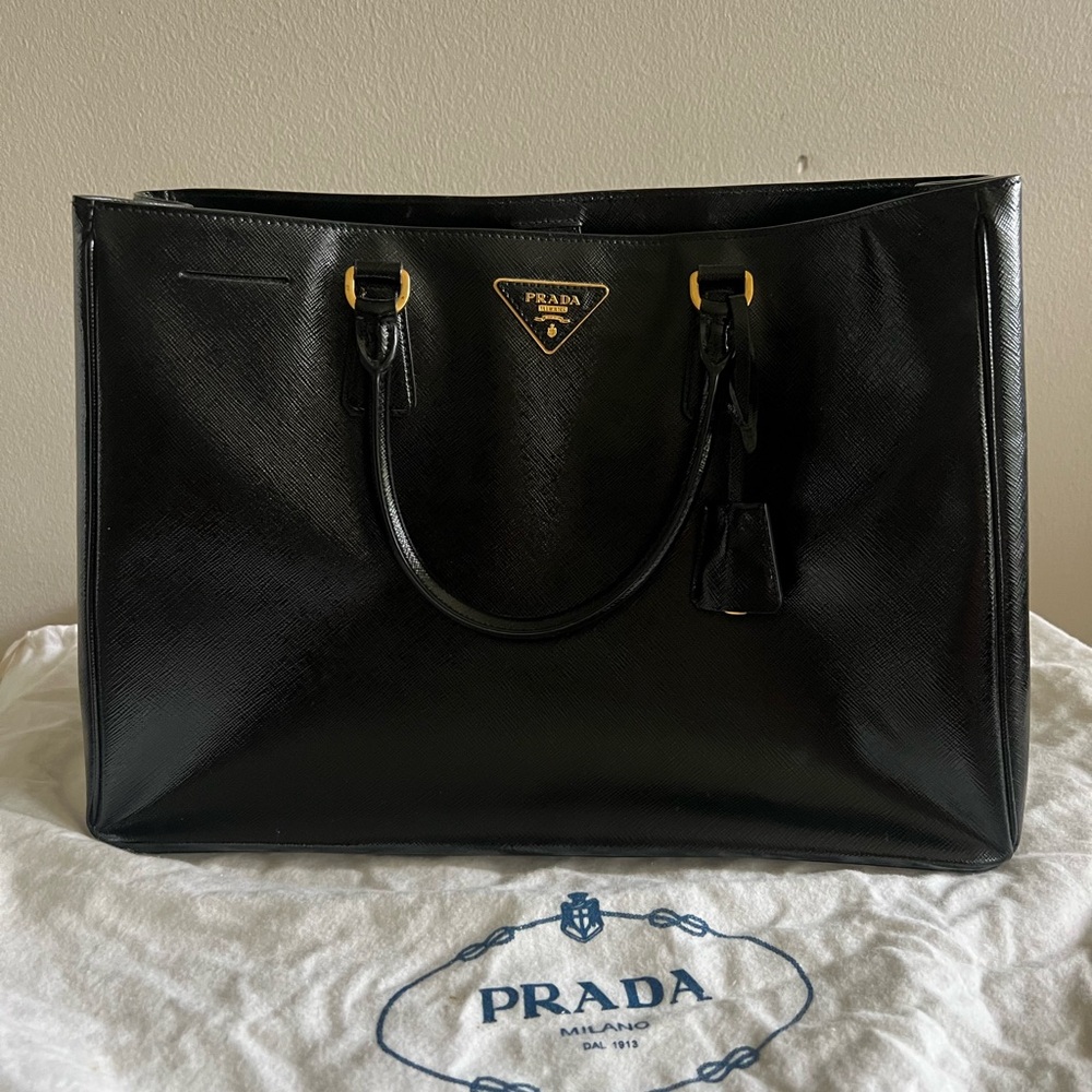 Prada Saffrano XL, excellent condition. Only used in a couple times